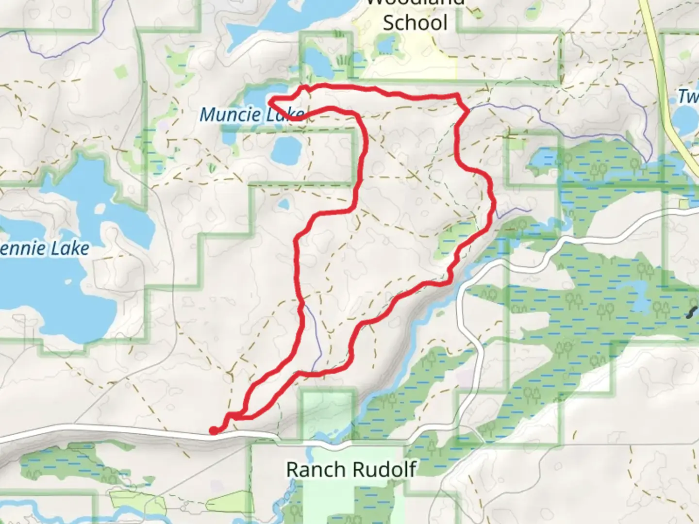 An image depicting the trail Muncie Lake Loop and its surrounding area.