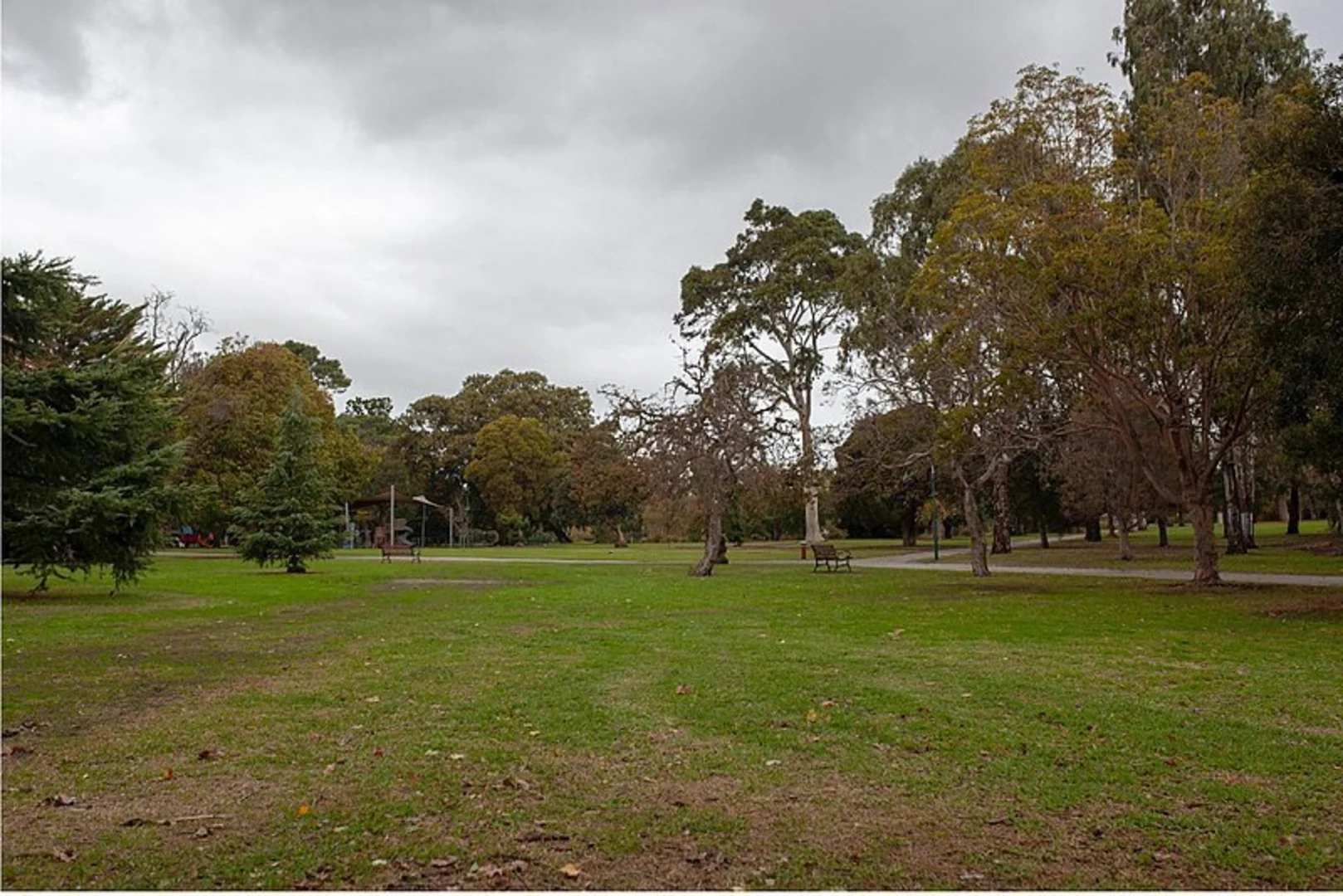 An image depicting the trail Landcox Walk and its surrounding area.