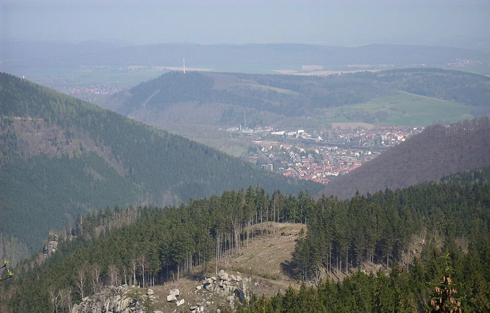 An image depicting the trail Romkerhaller Wasserfall, Kästeklippe, Ziegenrückenklippe and Treppe Loop and its surrounding area.