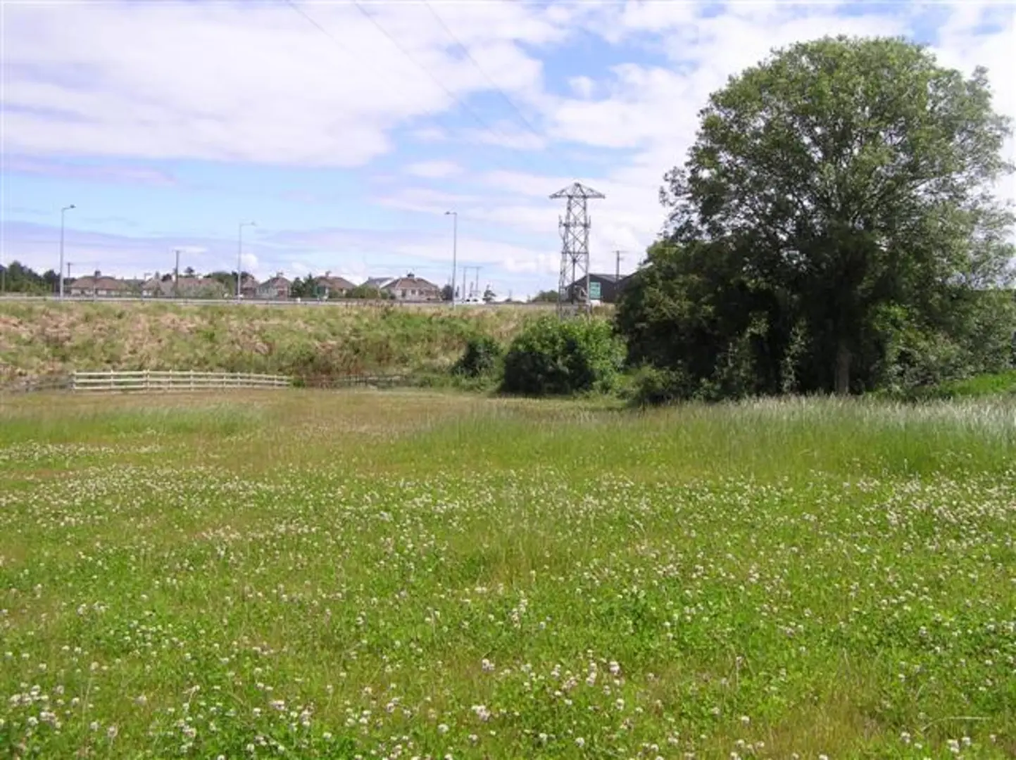 An image depicting the trail Ballygannon - Red Walk and its surrounding area.