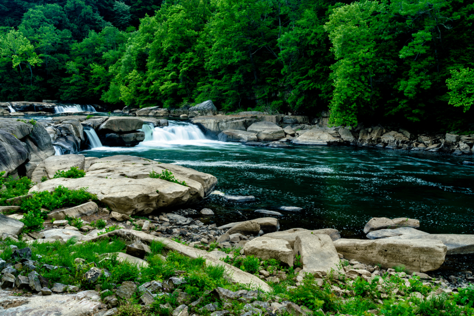 An image depicting the trail Valley Falls State Park Loop and its surrounding area.