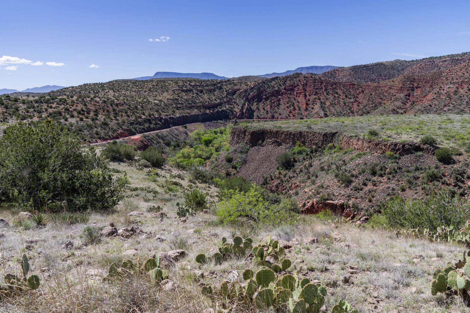 An image depicting the trail Little Sycamore Canyon Trail and its surrounding area.