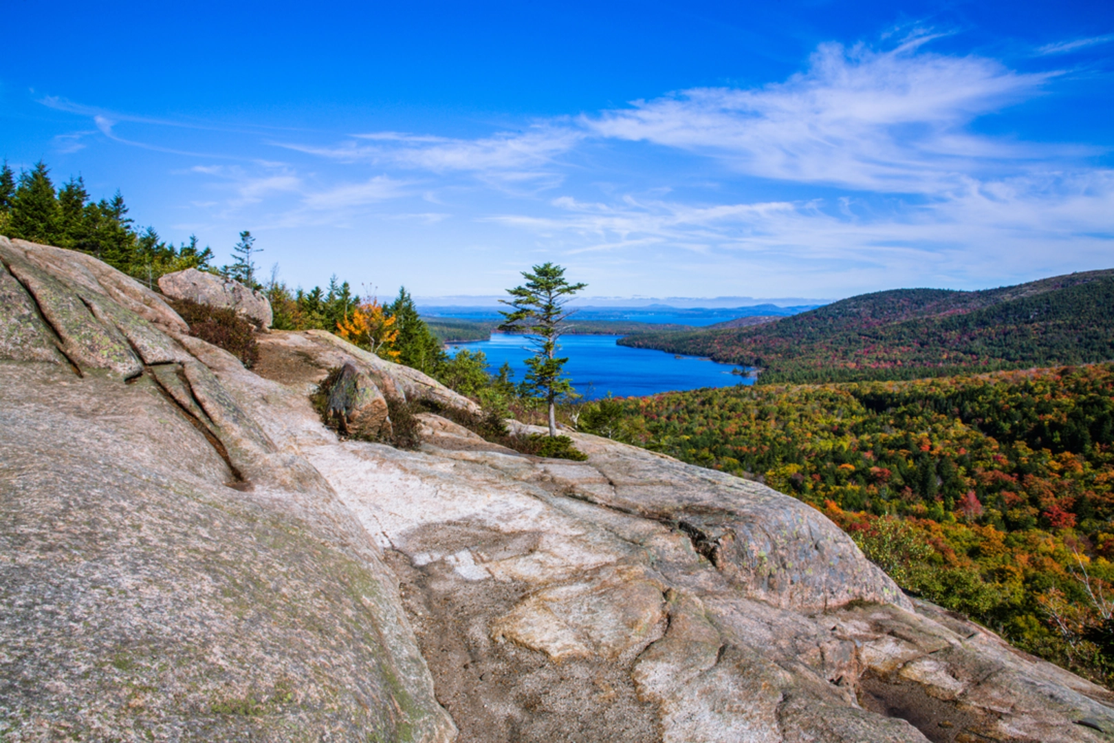 An image depicting the trail Eagle Lake Trail and its surrounding area.