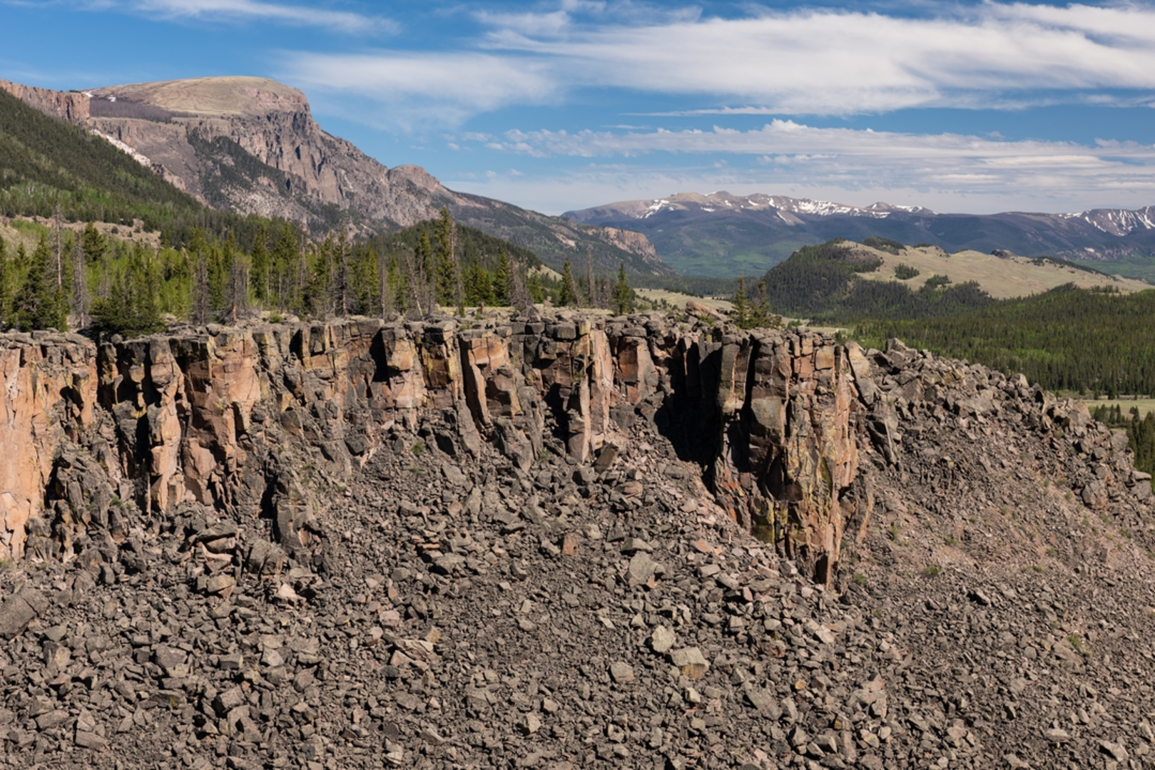 An image depicting the trail Rough Creek Trail and its surrounding area.