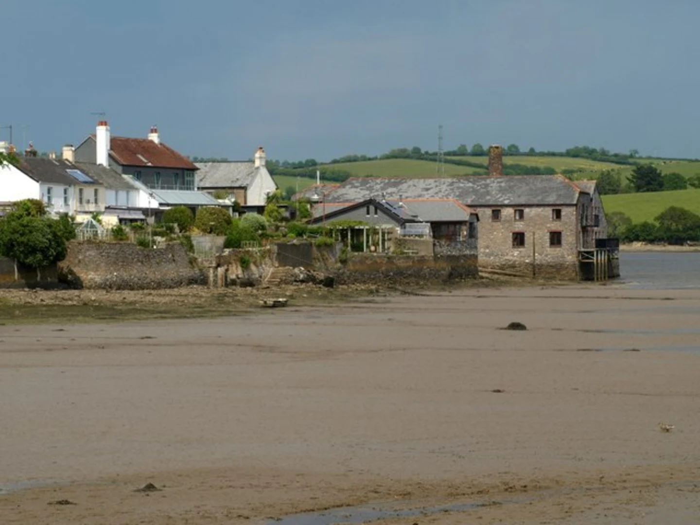 An image depicting the trail Tamar Estuary Walk and its surrounding area.