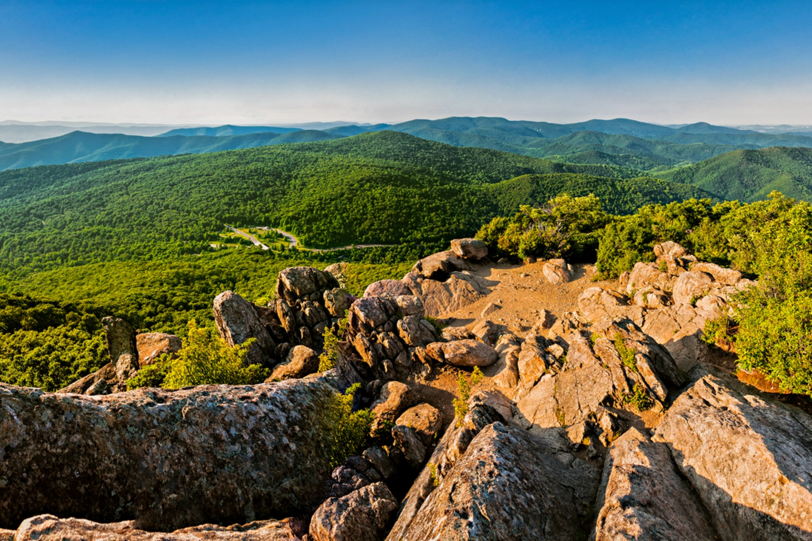 An image depicting the trail Marys Rock via Appalachian Trail and its surrounding area.