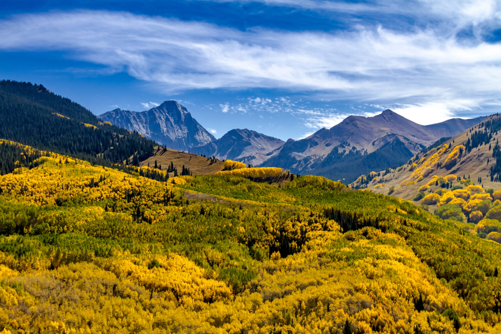 An image depicting the trail Capitol Creek Trail and its surrounding area.