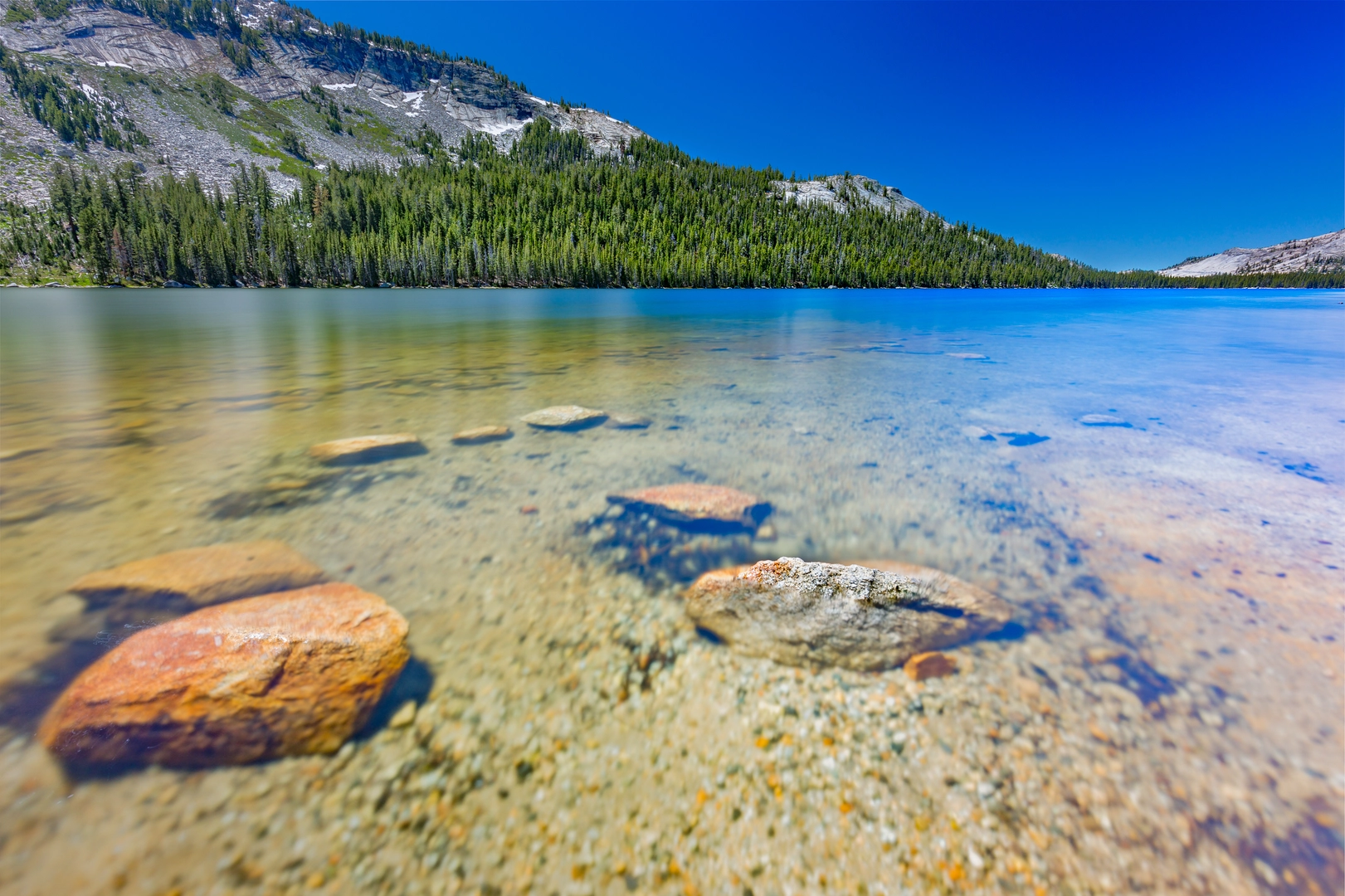 An image depicting the trail Lower - Upper Sunrise Lake and its surrounding area.