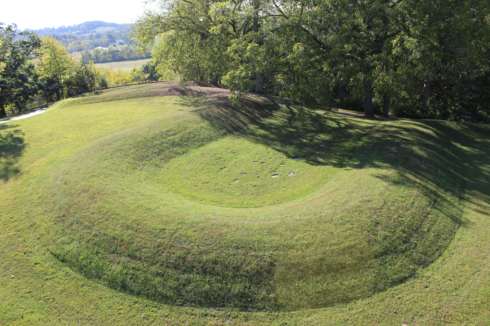 An image depicting the trail Serpent Mound and Brush Creek Loop and its surrounding area.