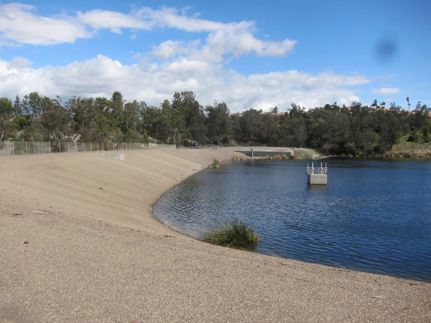 An image depicting the trail Sulphur Creek Reservoir Loop and its surrounding area.