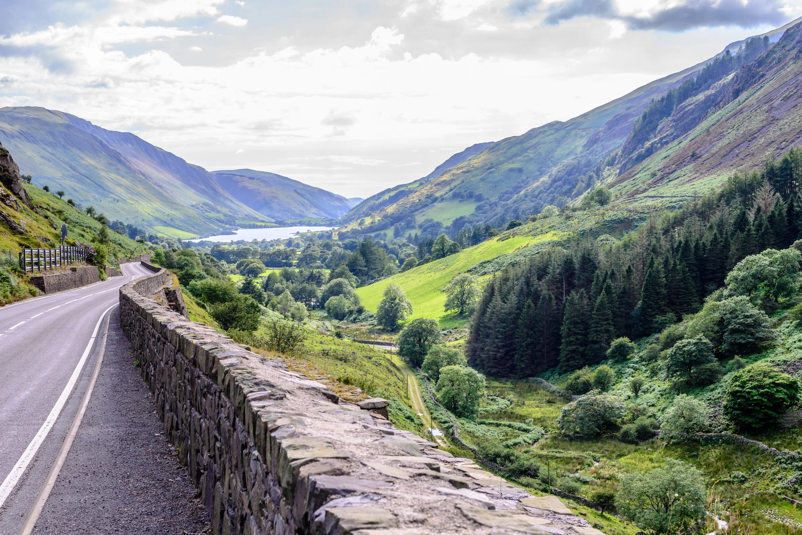 An image depicting the trail Bala Lake River and Town and its surrounding area.