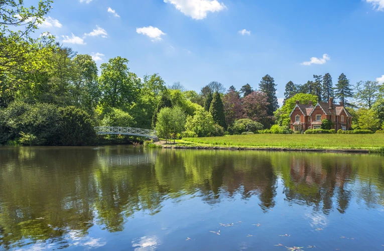 Chapel Wood, Breakheart Hill, High Flyer's Hill, Virginia Water and Obelisk Pond Loop