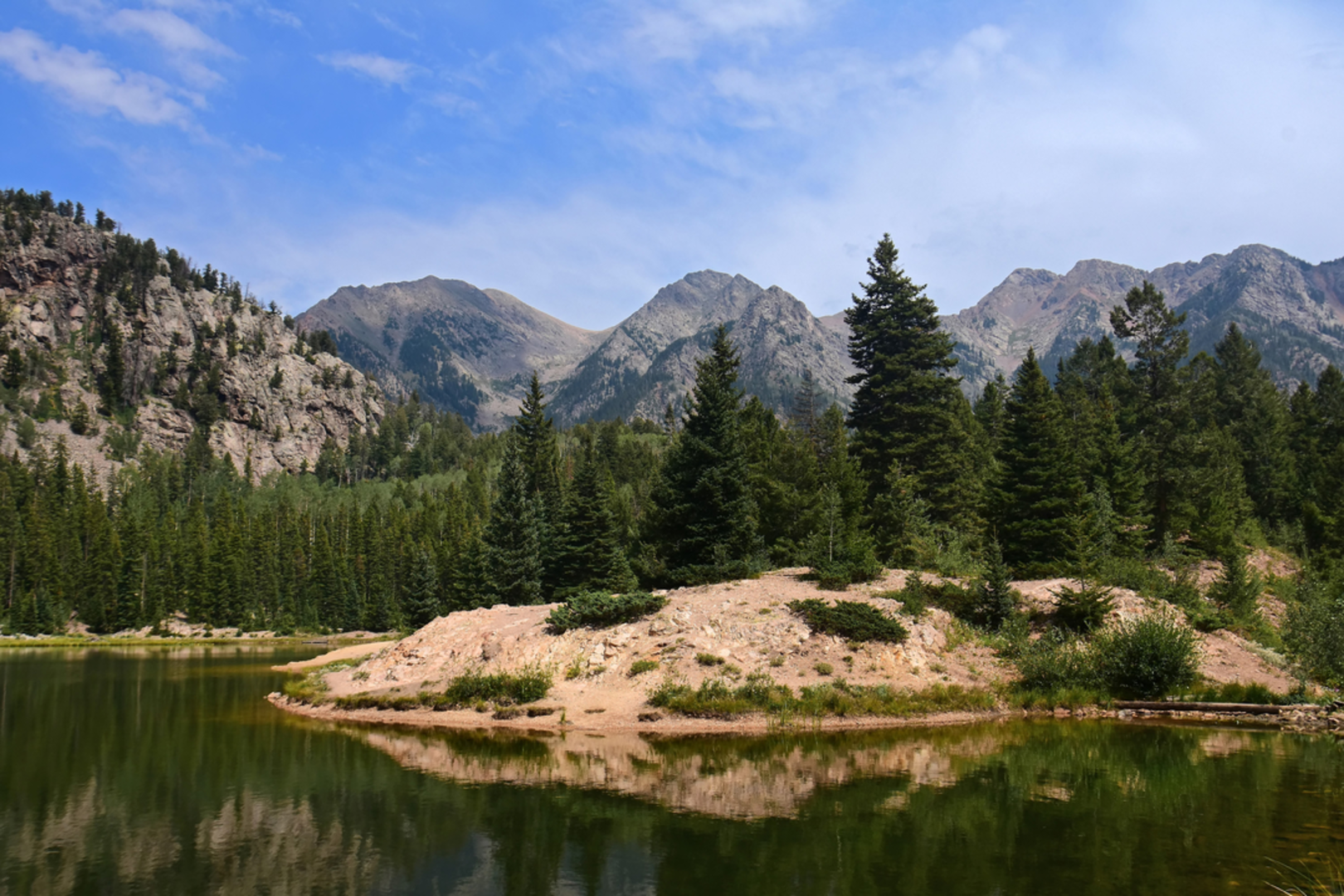 An image depicting the trail Potato Lake via Spud Lake Trail and its surrounding area.
