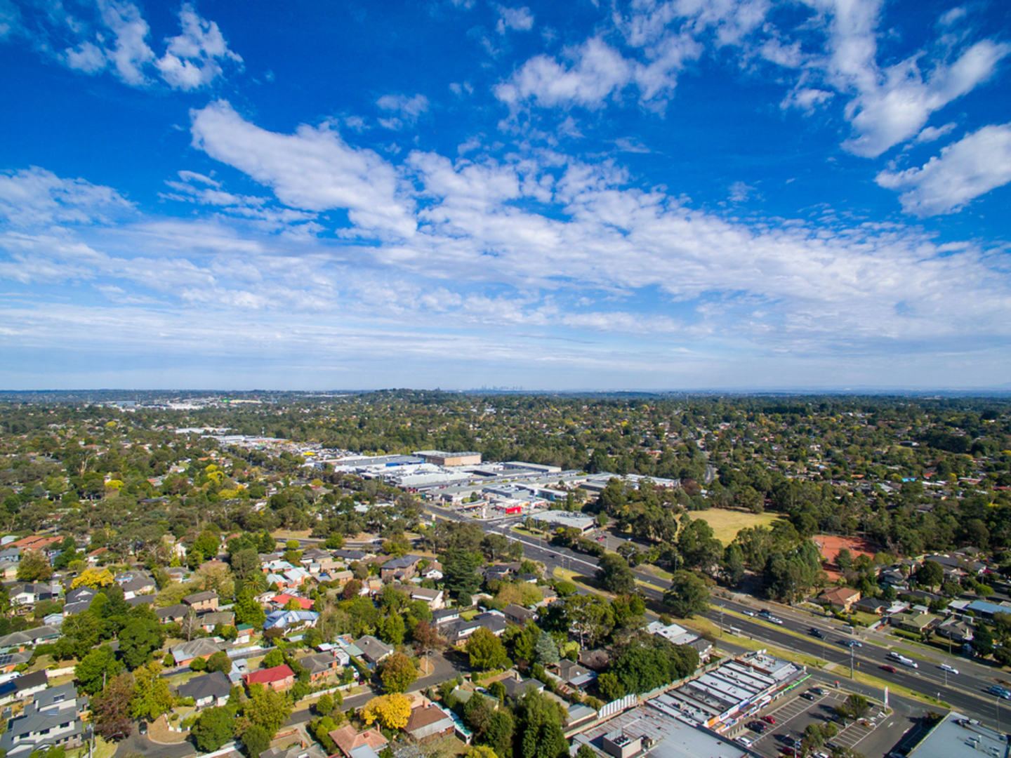 An image depicting the trail Brisbane Ranges Loop Walk and its surrounding area.