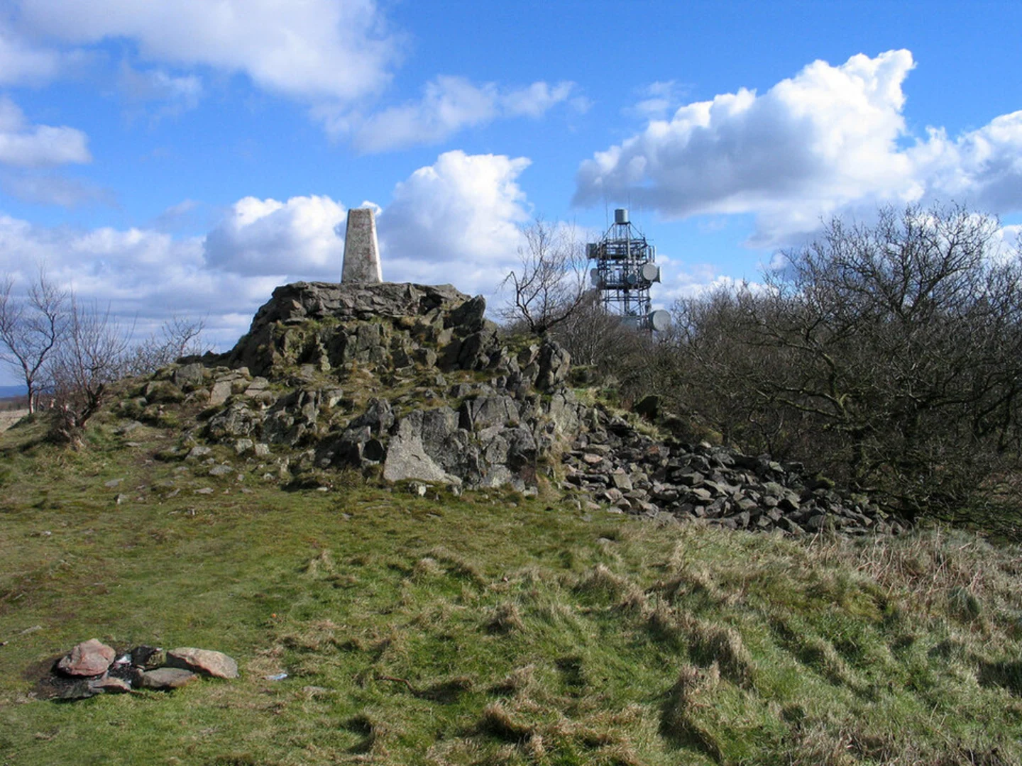 An image depicting the trail Bardon Hill and its surrounding area.