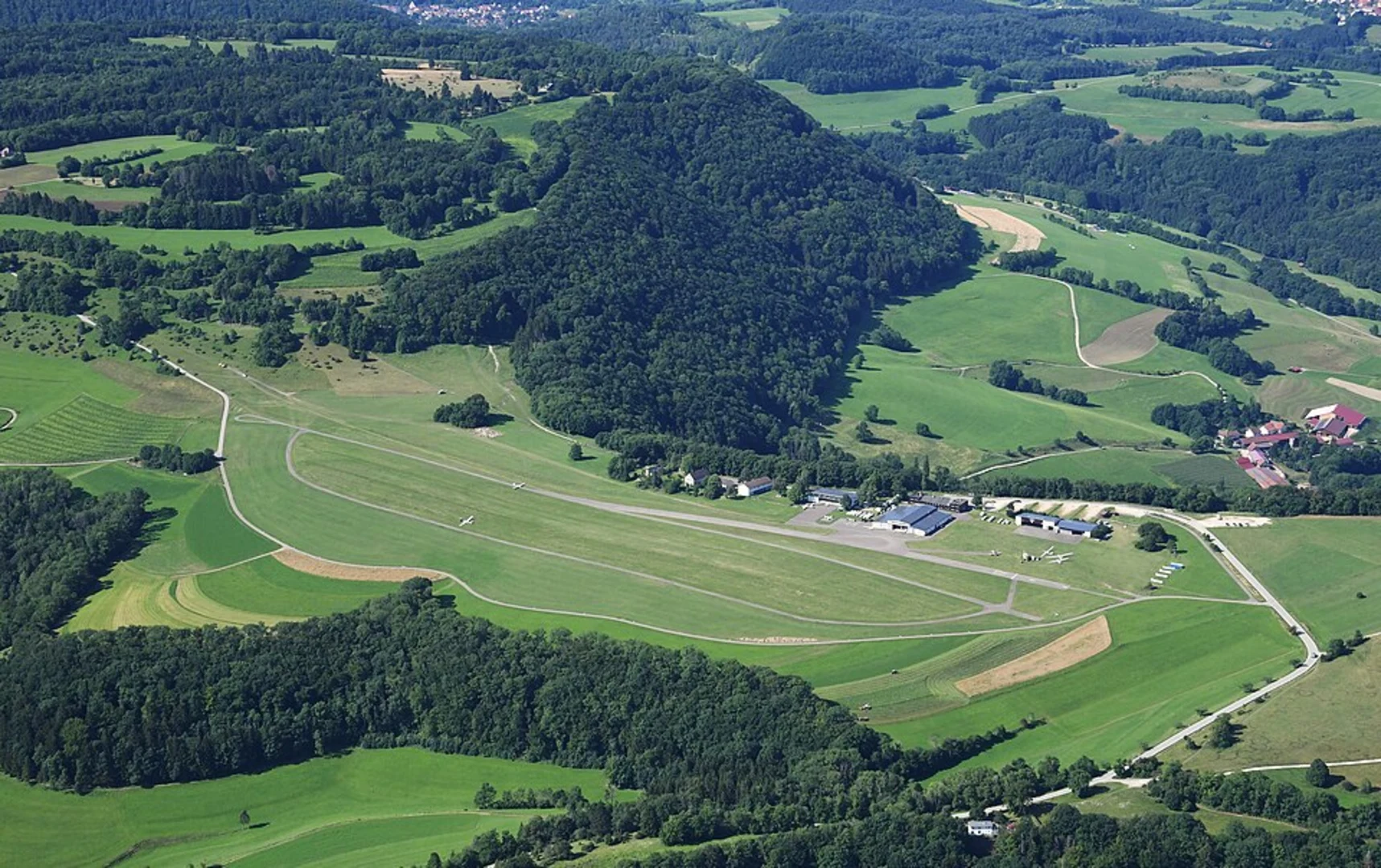 An image depicting the trail Degenfeld, Hornberg and Galgenberg Loop and its surrounding area.
