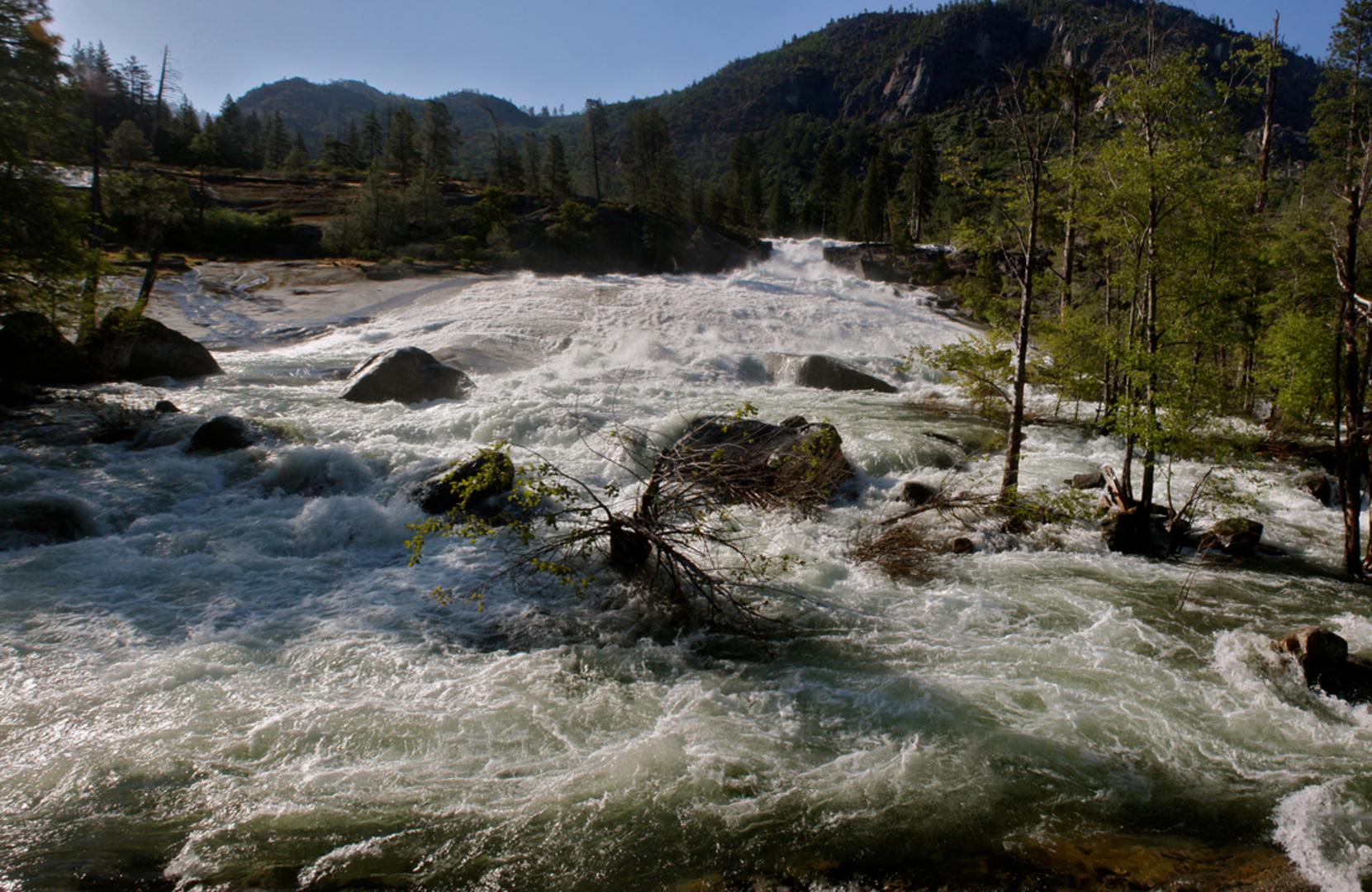 An image depicting the trail Rancheria Falls and its surrounding area.
