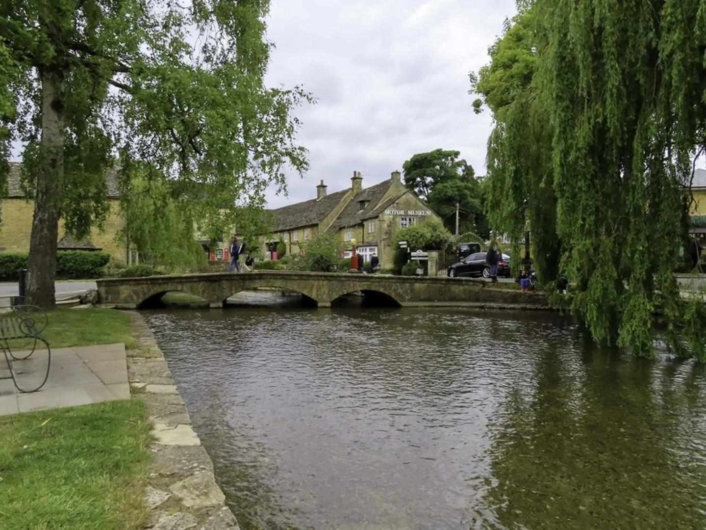 An image depicting the trail Bourton Circular and its surrounding area.