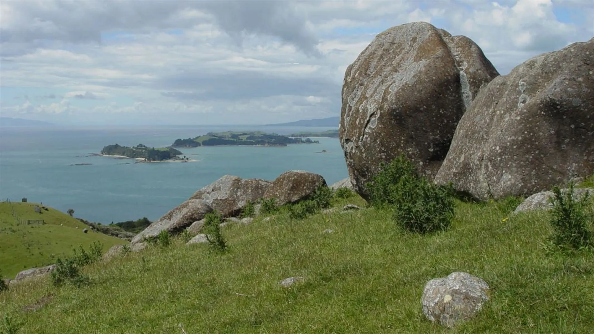 An image depicting the trail Stony Batter Historic Reserve Walk and its surrounding area.