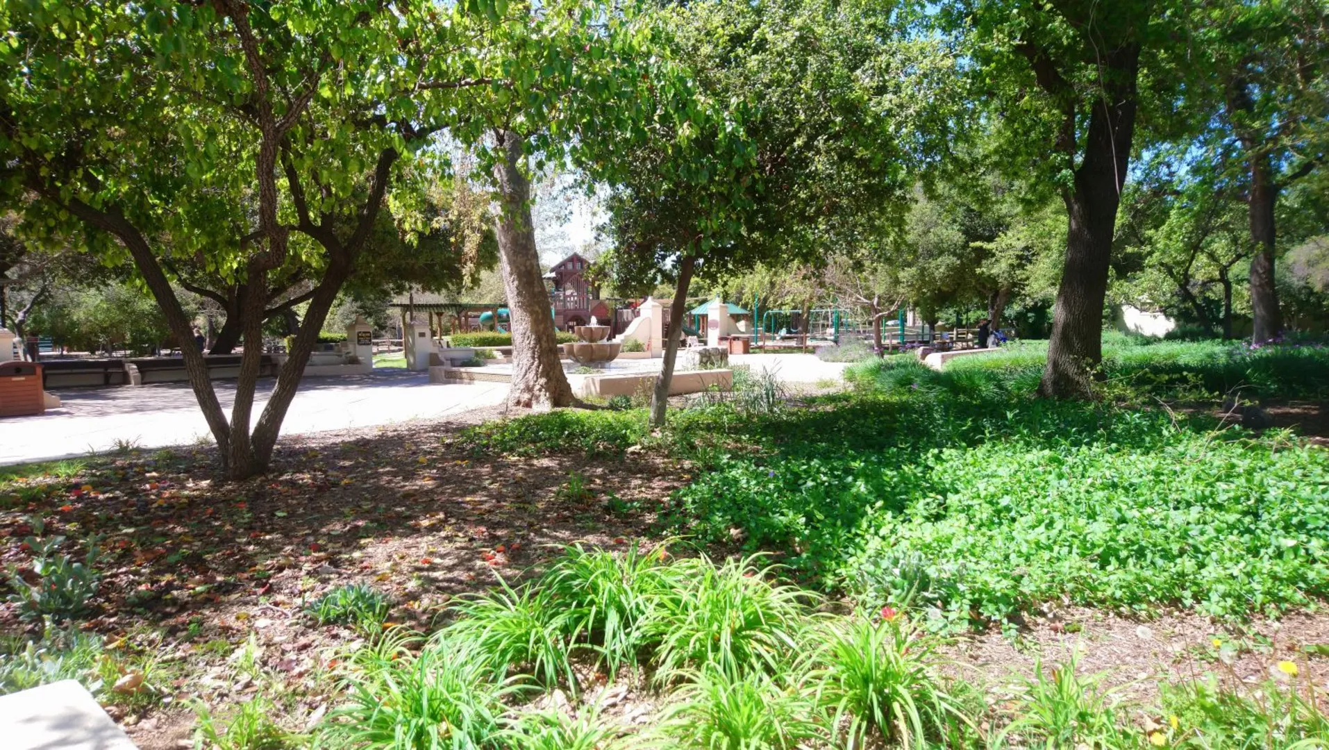 An image depicting the trail Ojai - Ventura Path Loop and its surrounding area.