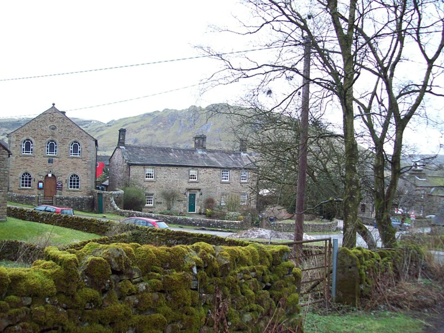 An image depicting the trail Hollinsclough and Brand End and its surrounding area.