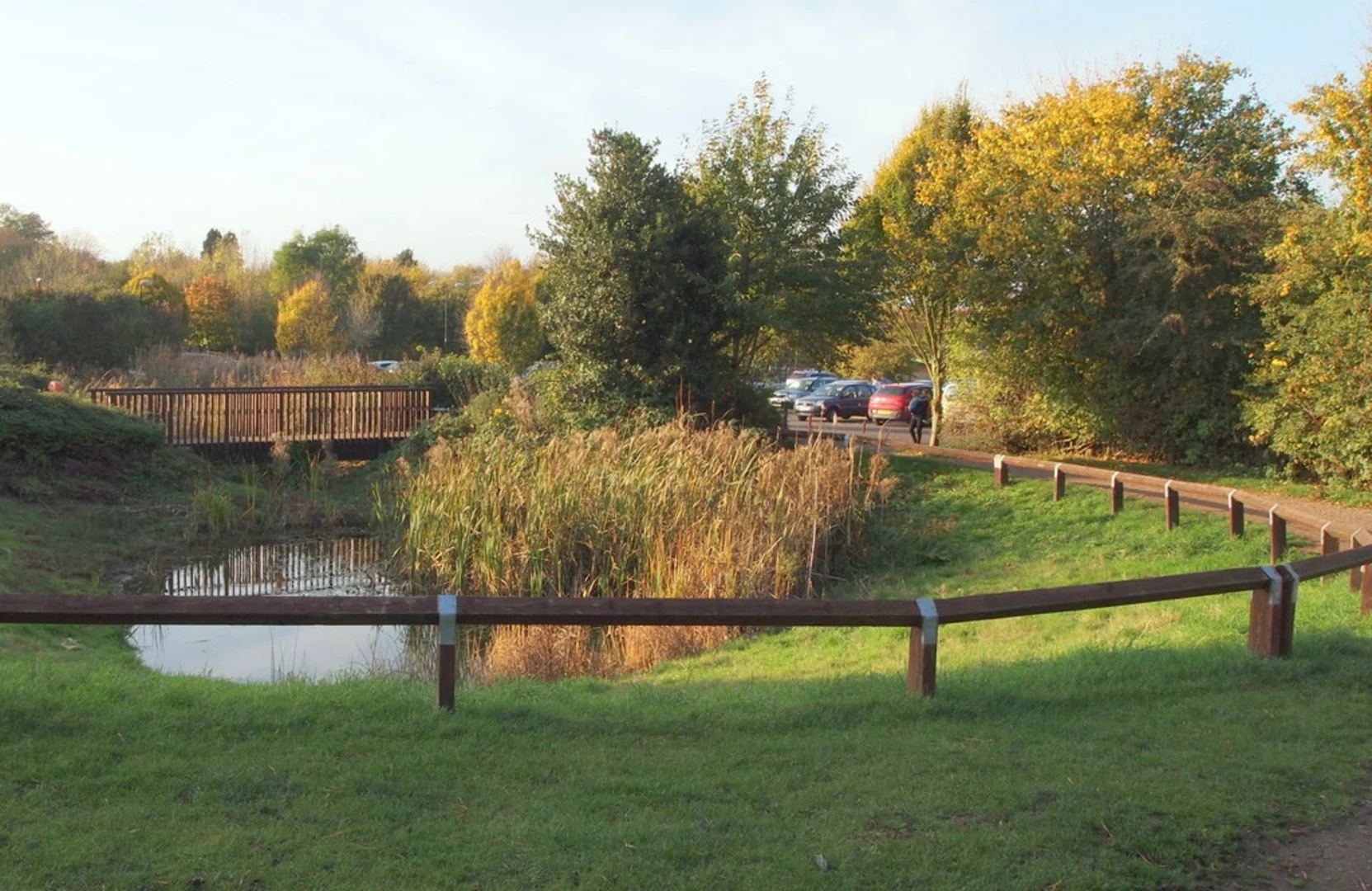 An image depicting the trail Brocks Hill Country Park and its surrounding area.
