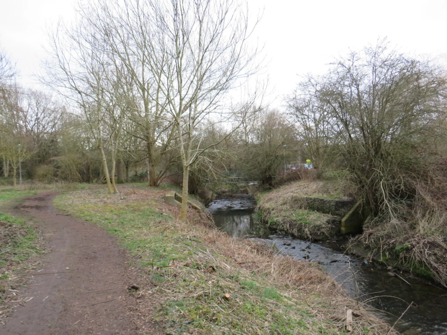 An image depicting the trail Surbiton and Tolworth Loop - Kingston Upon Thames and its surrounding area.