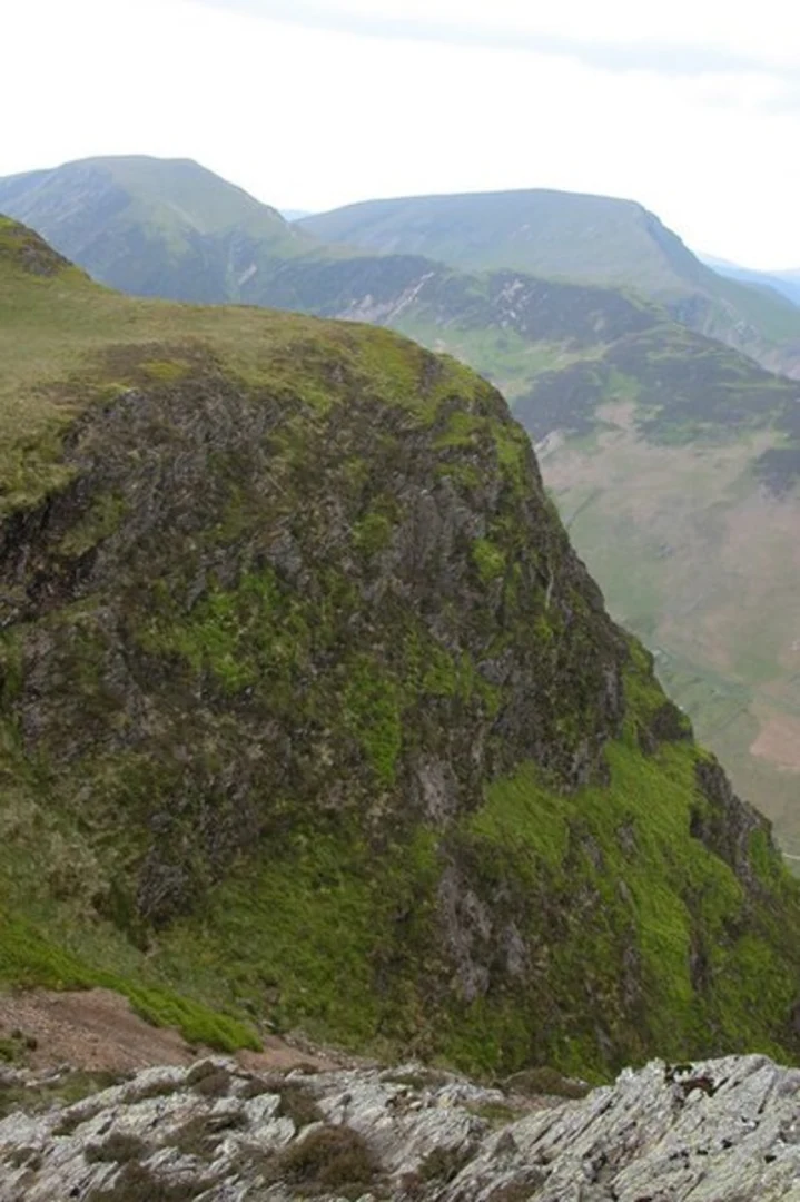 An image depicting the trail Cat Bells, Hause Gate and Maiden Moor Loop via Derwent Water and its surrounding area.