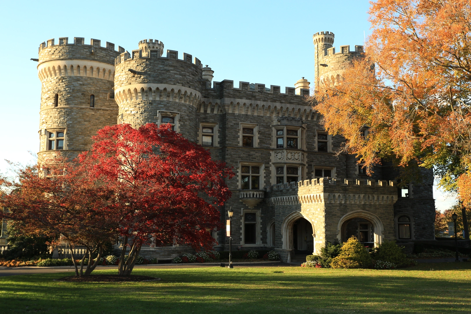 An image depicting the trail Grey Tower and its surrounding area.
