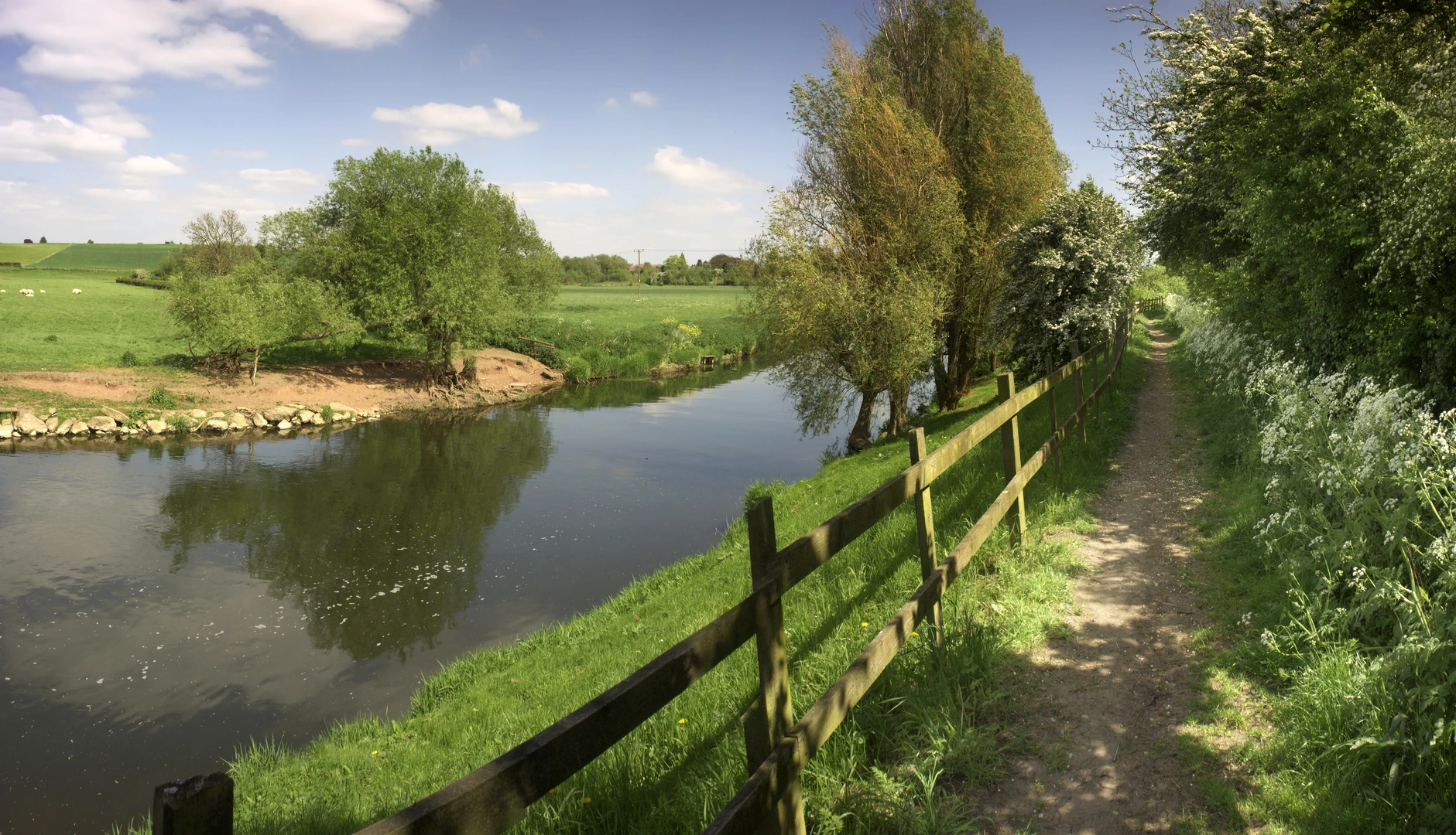 An image depicting the trail River Avon and Cleeve Prior from Bidford-on-Avon and its surrounding area.
