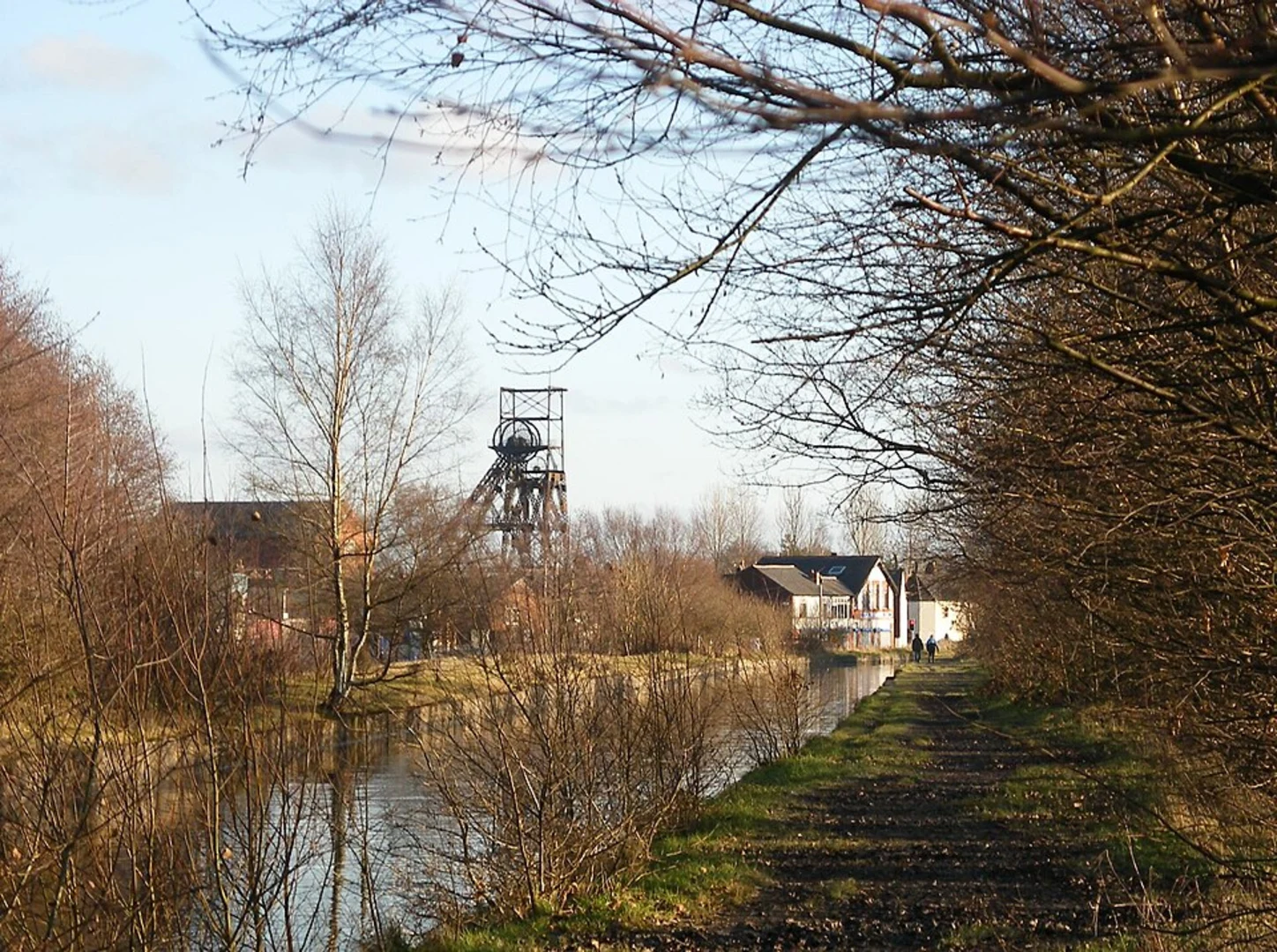 An image depicting the trail Haigh Upper Plantations and Leeds and Liverpool Canal and its surrounding area.