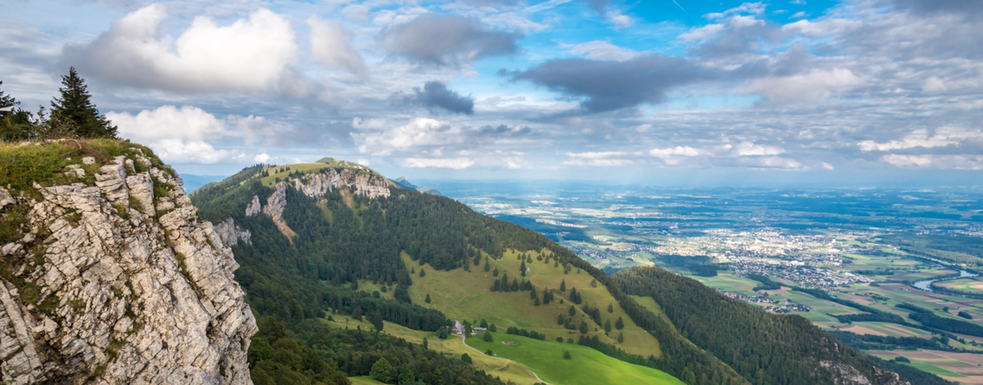 An image depicting the trail Untergrenchenberg - Tavannes Trail and its surrounding area.