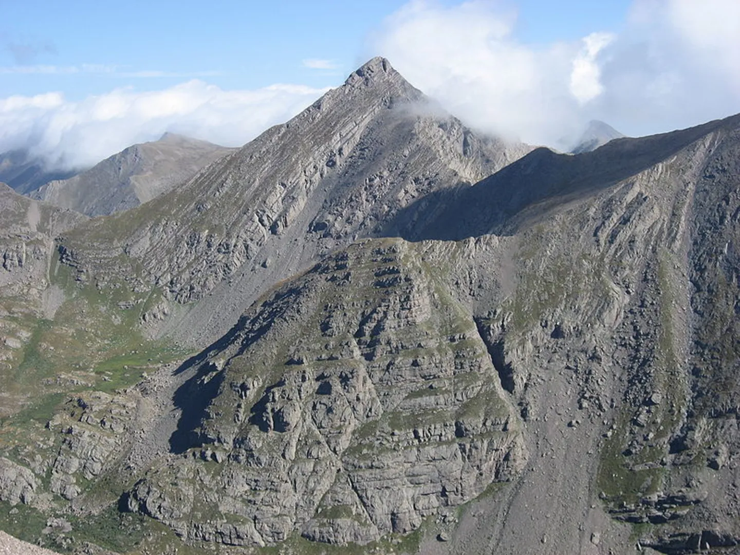 An image depicting the trail South Crestone Lake Trail and its surrounding area.