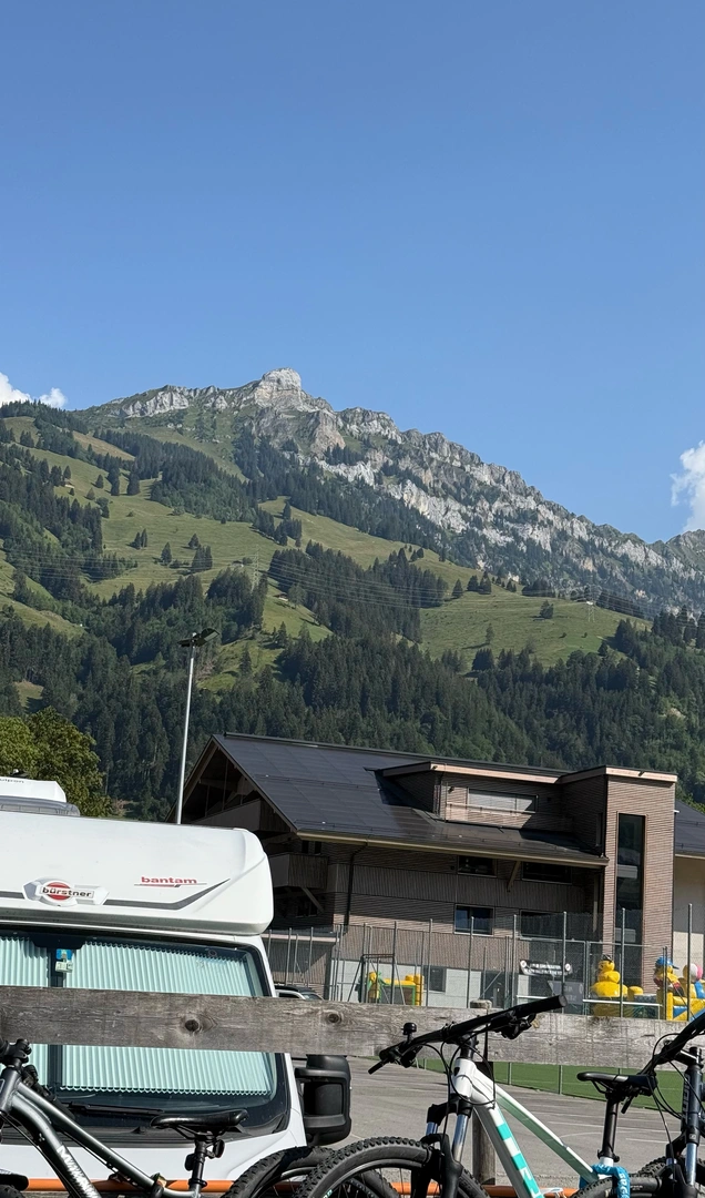 An image depicting the trail Gerihorn from Frutigresort and its surrounding area.