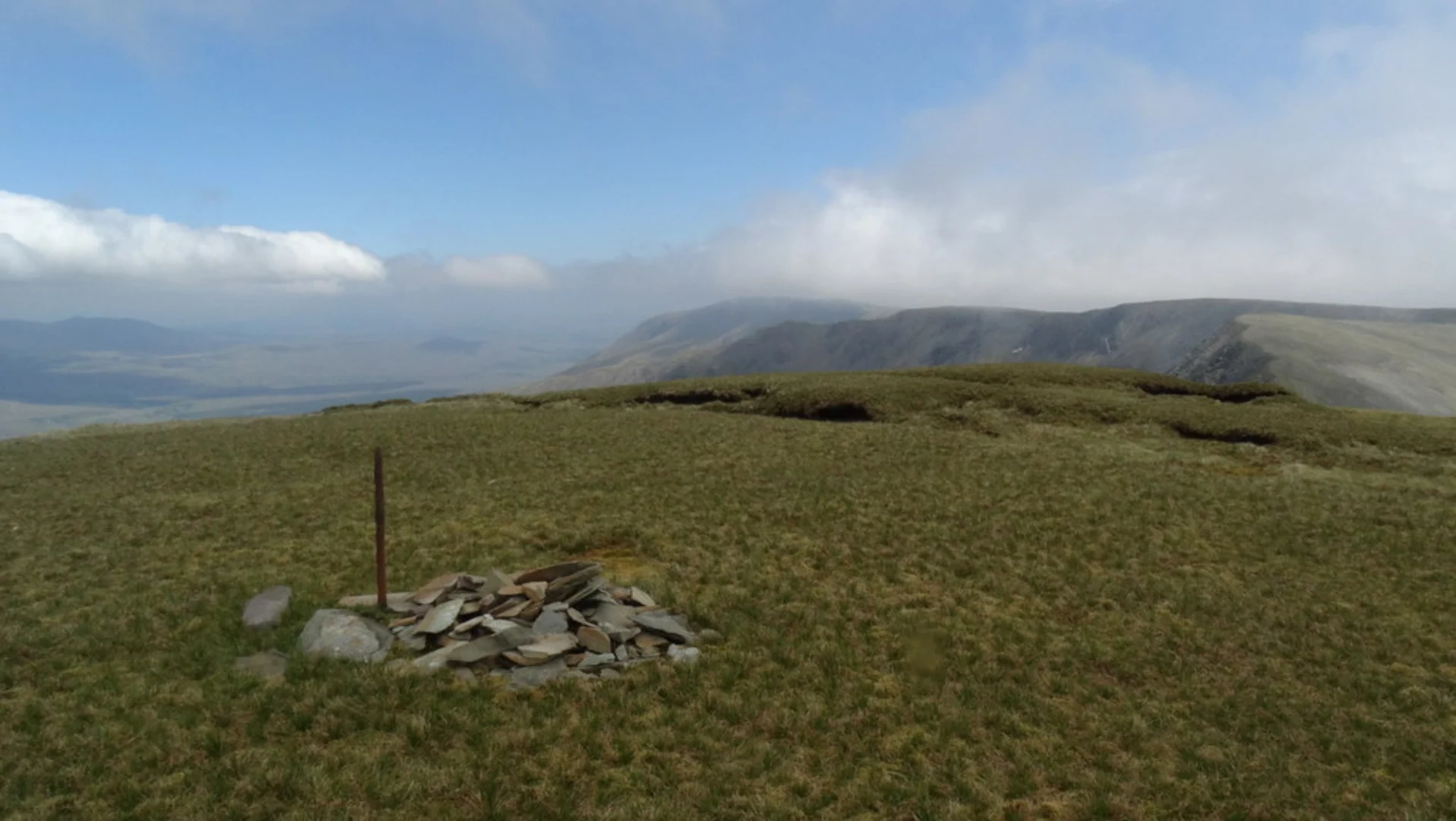 An image depicting the trail Barrclashame and the Sheeffry Hills and its surrounding area.