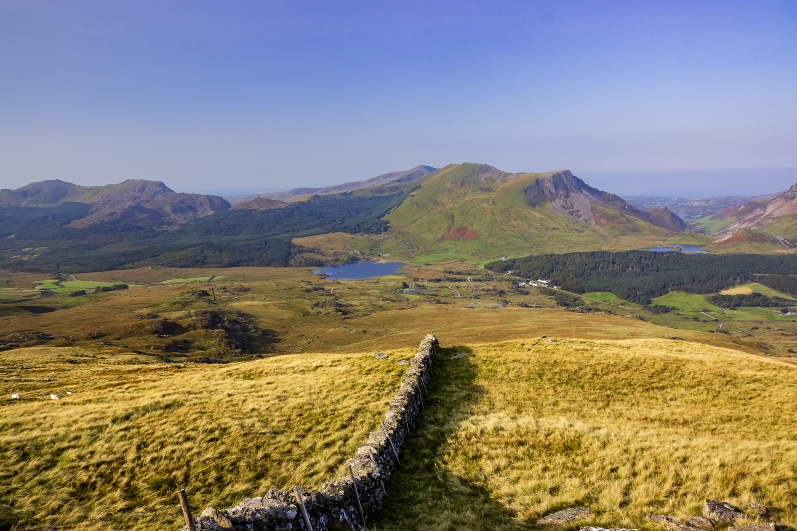 An image depicting the trail Lôn Gwyrfai - Rhyd Ddu and its surrounding area.