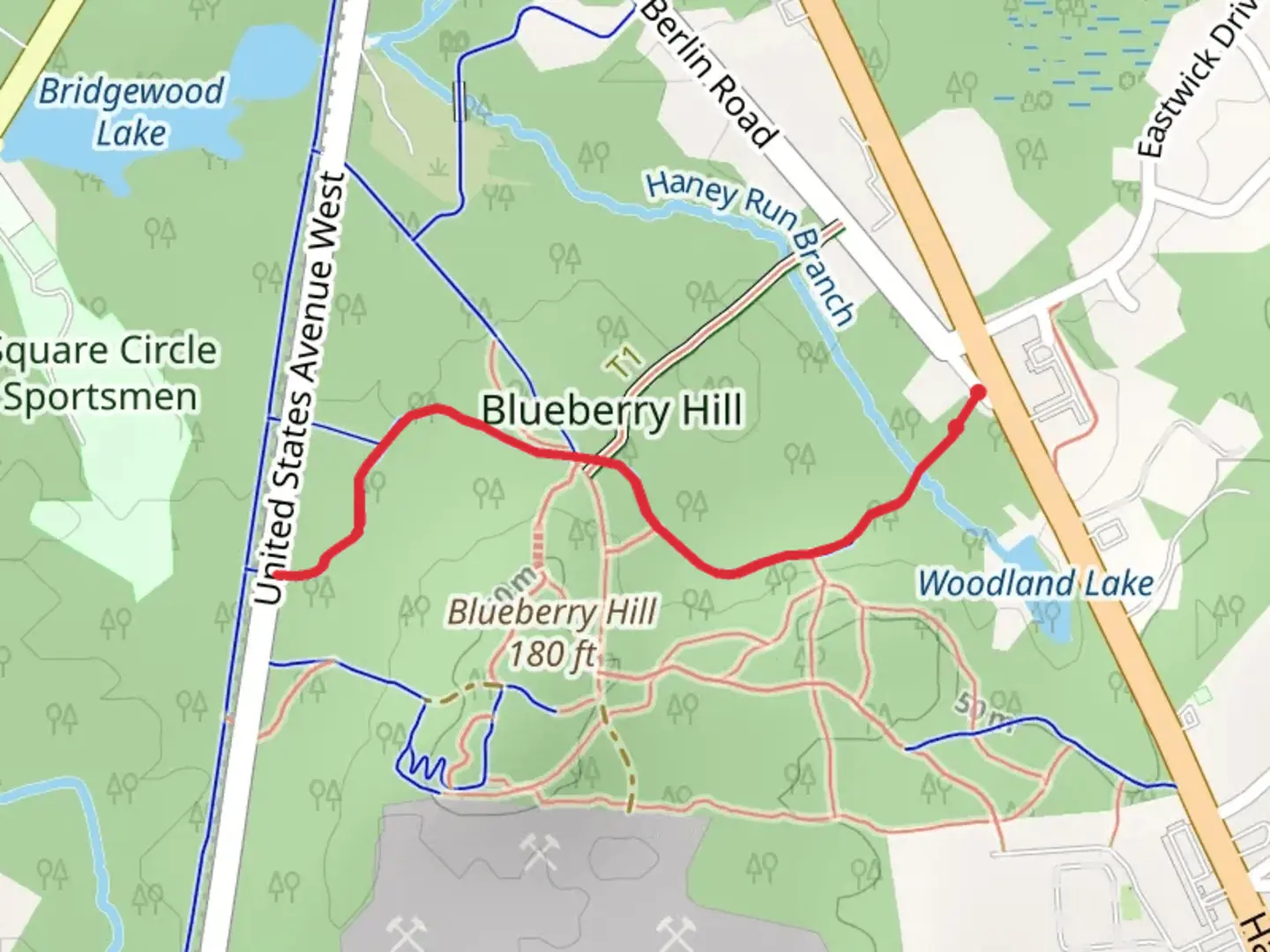 An image depicting the trail Red Trail and its surrounding area.