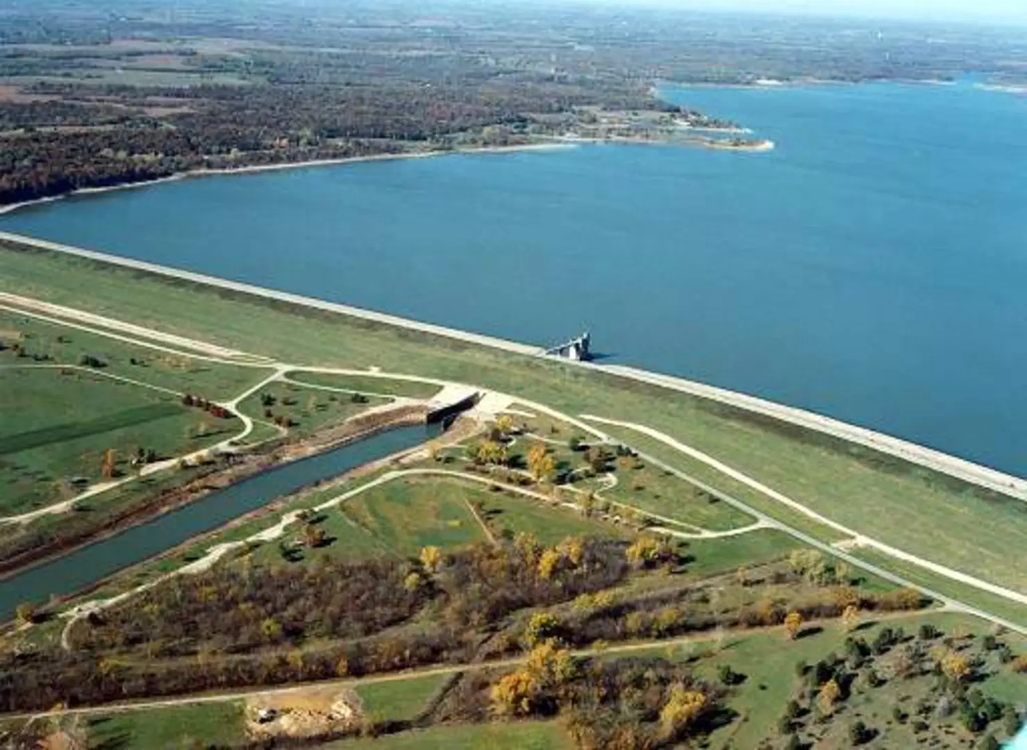 An image depicting the trail Perry Lake Trail and its surrounding area.