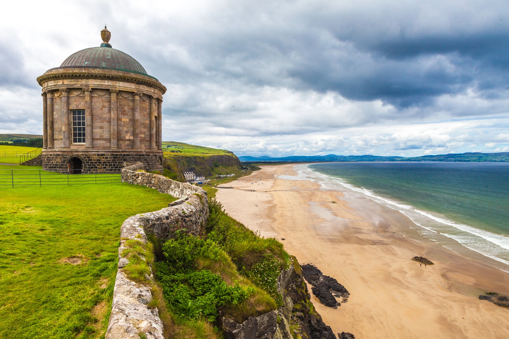 An image depicting the trail Mussenden Temple and Downhill Demesne and its surrounding area.