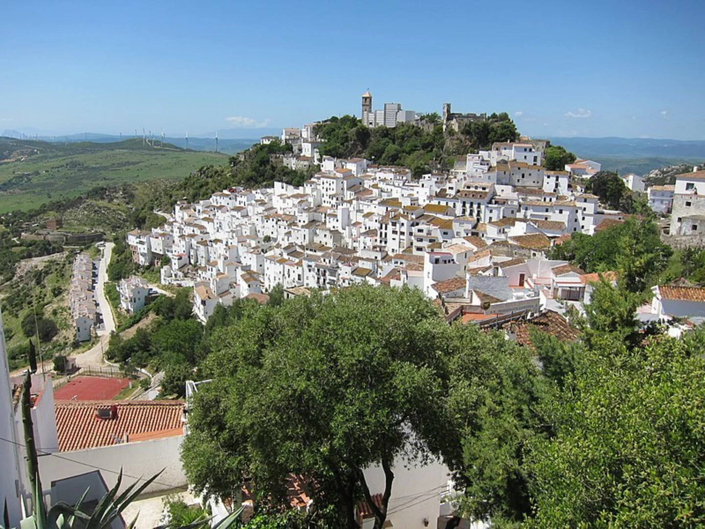 An image depicting the trail Manilva to Casares and its surrounding area.