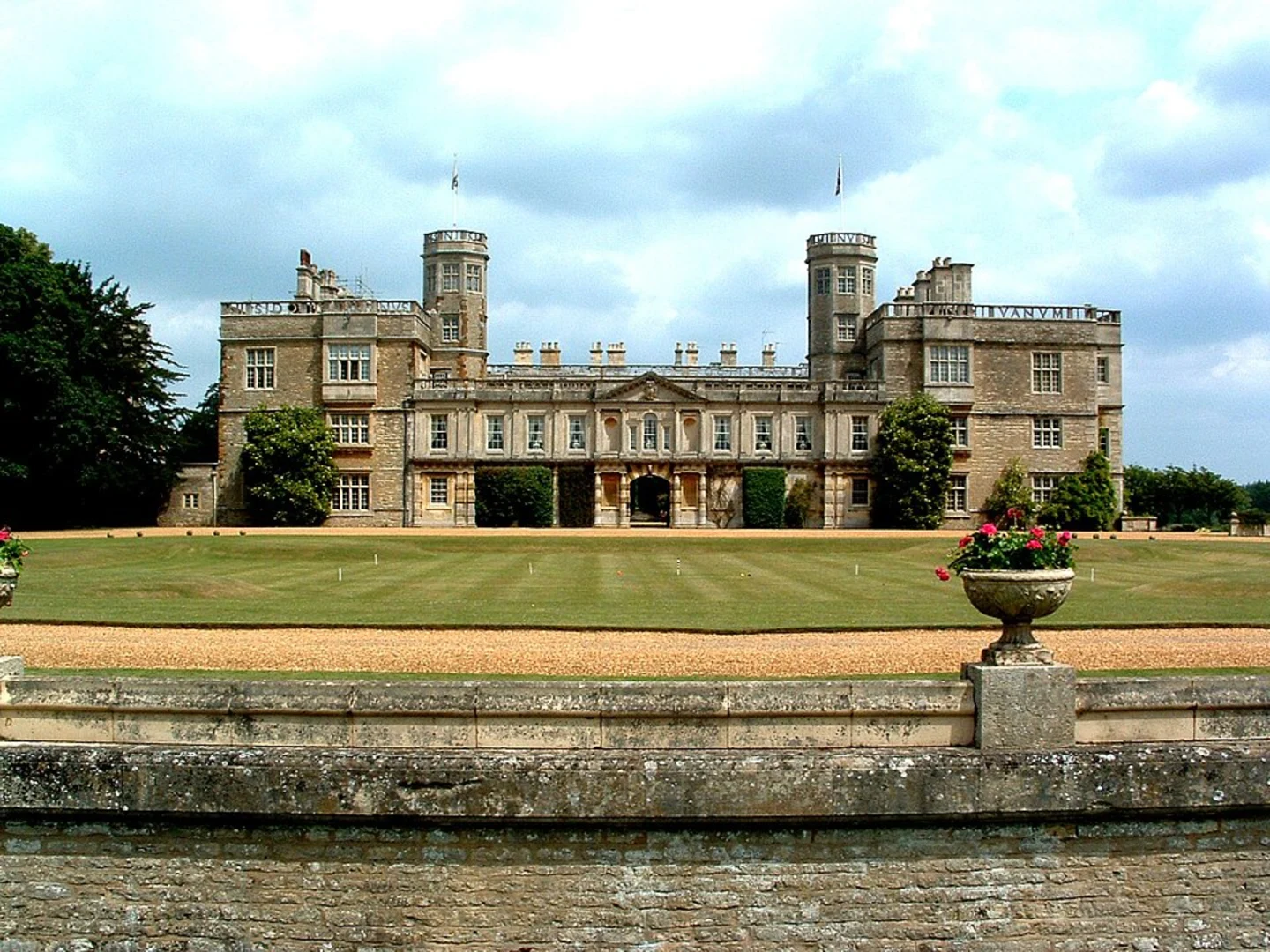 An image depicting the trail Castle Ashby, Whiston and Chadstone Loop and its surrounding area.