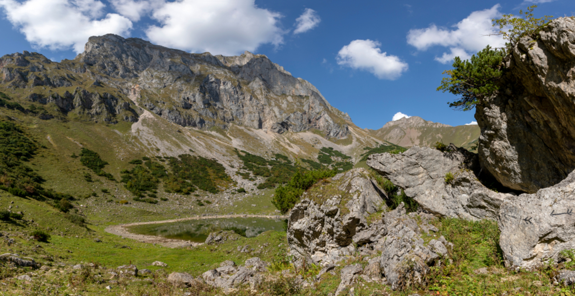 An image depicting the trail Grete-Klinger-Steig and its surrounding area.