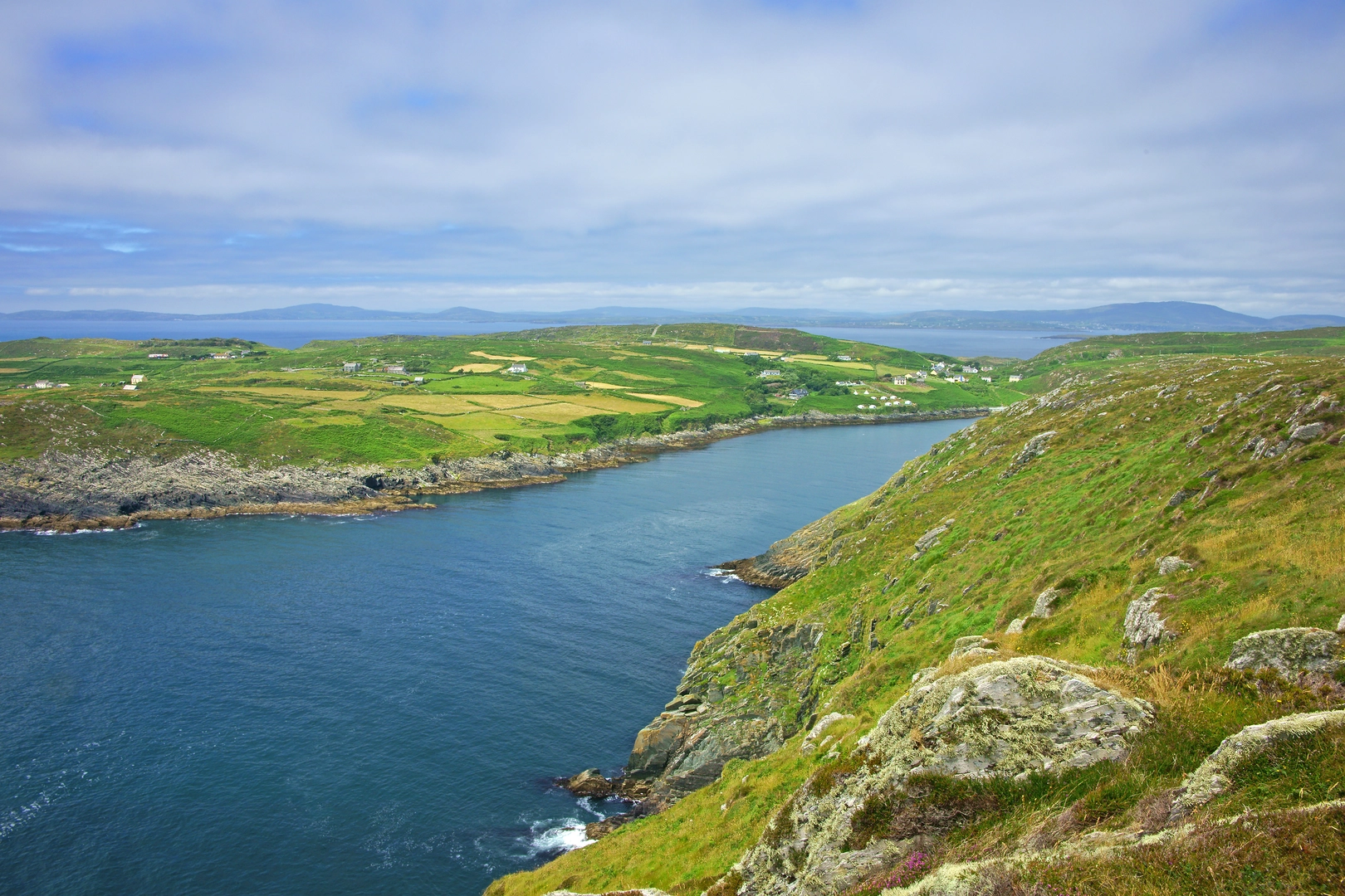 An image depicting the trail Cape Clear - Gleann Loop and its surrounding area.