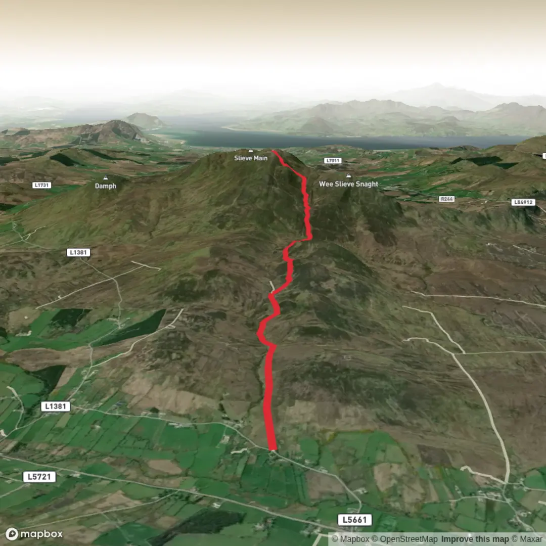 An image depicting the trail Slieve Snaght and its surrounding area.