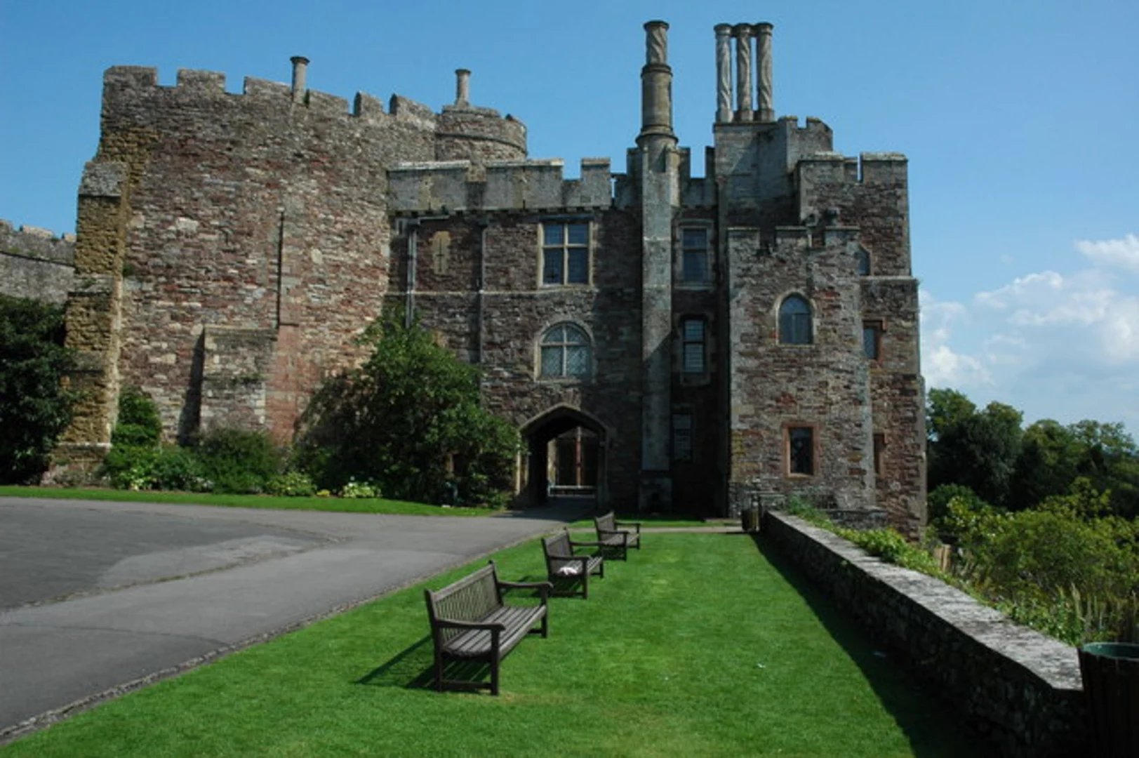 An image depicting the trail Fowler's Plantation and Berkeley Castle Loop and its surrounding area.