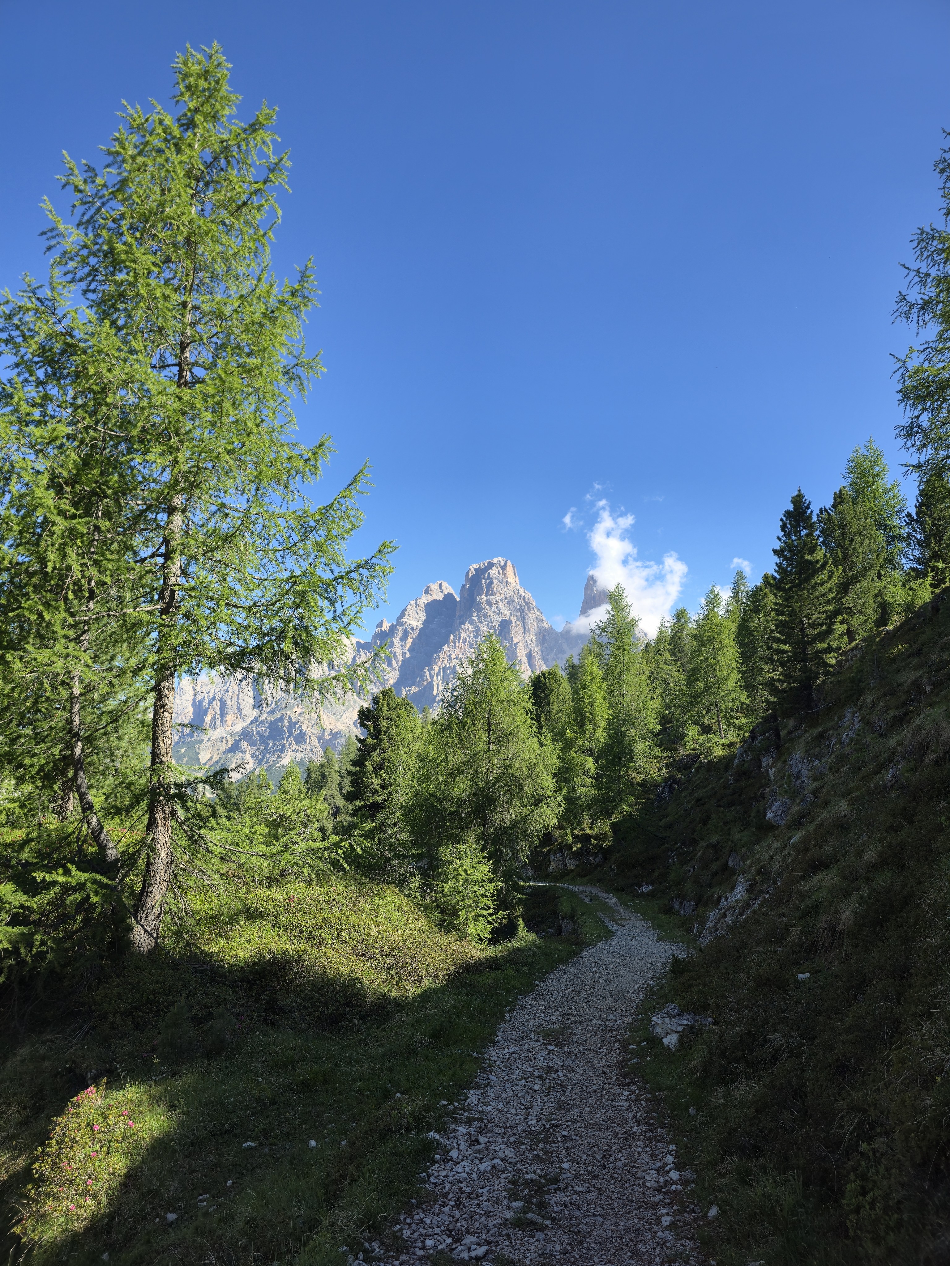 A map preview of the recording Lago Sorapis via Forcella Marcoira .