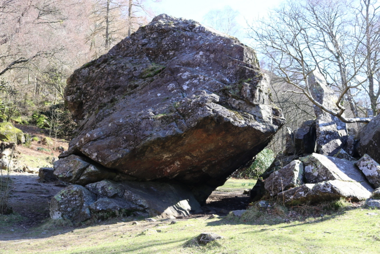 An image depicting the trail Bowder Stone Walk and its surrounding area.