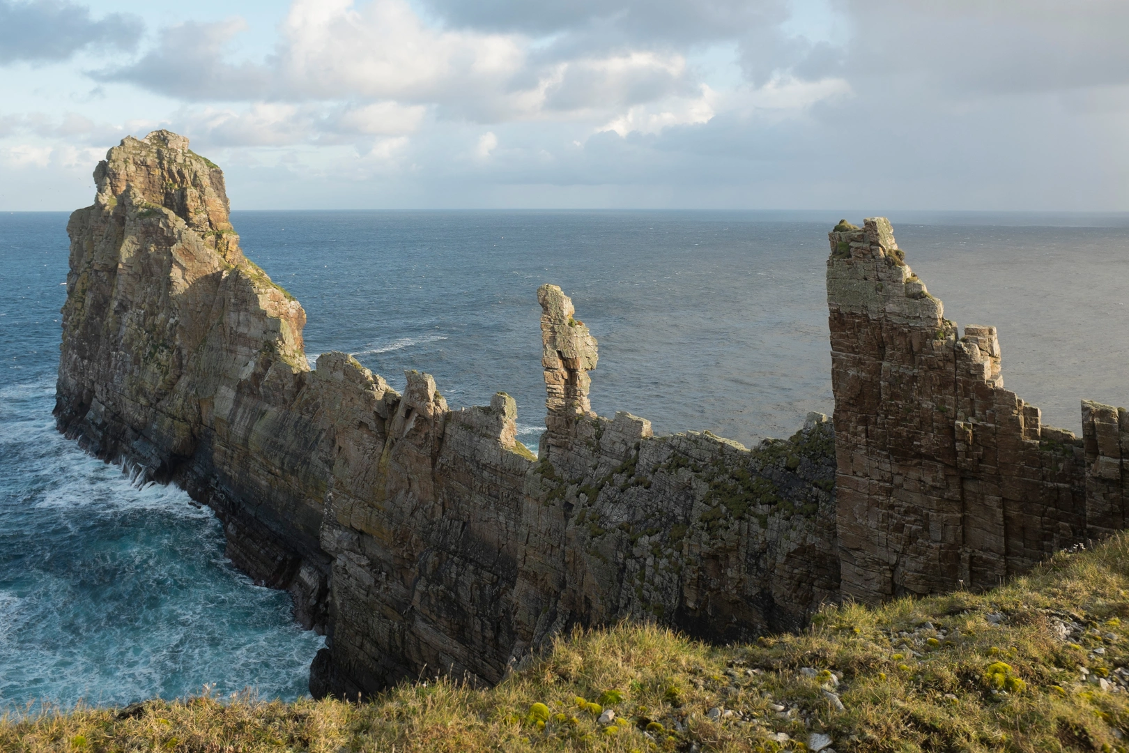 An image depicting the trail Slí Thoraí - Tory Island - Sli Dhun na nGall and its surrounding area.