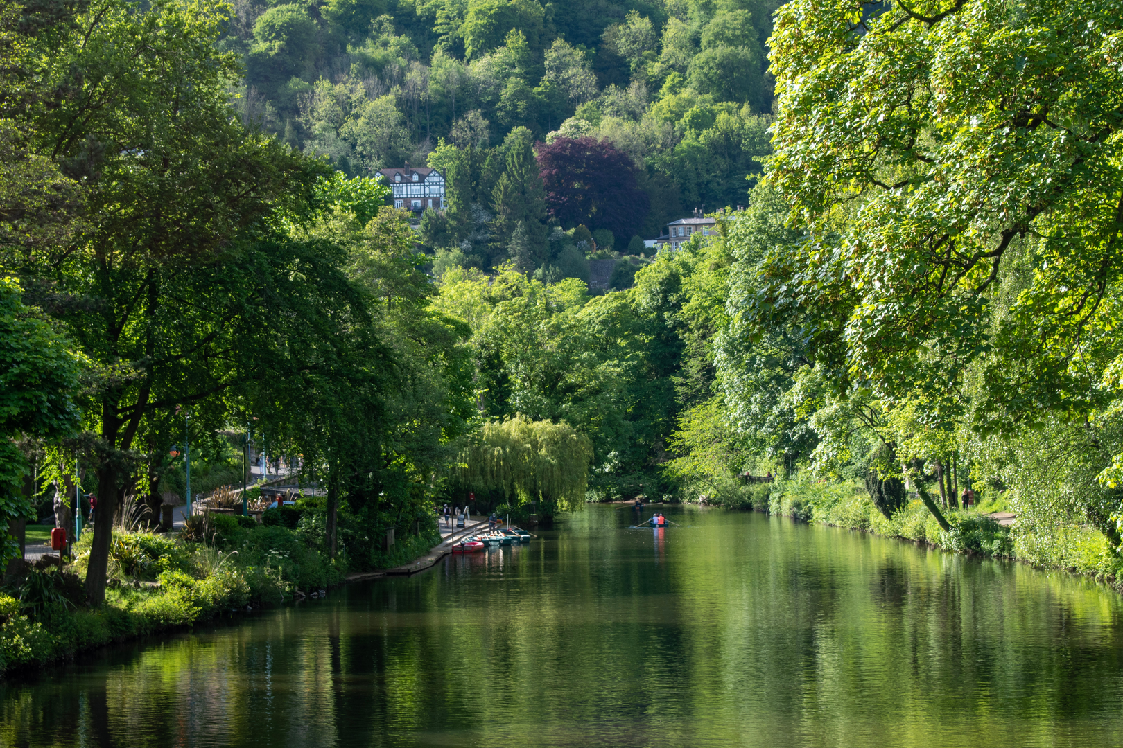 An image depicting the trail High Tor, Giddy Edge and Lovers Walk - Matlock to Matlock Bath and its surrounding area.