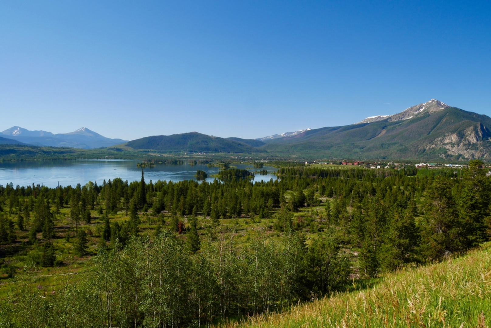 An image depicting the trail Henry Recen Trail and its surrounding area.